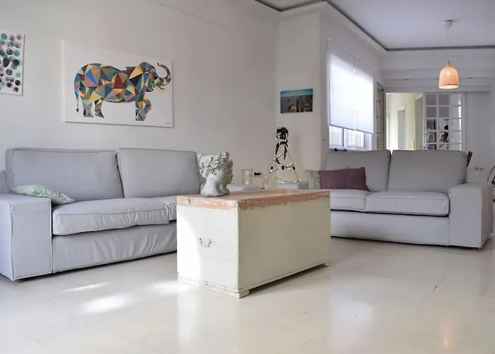 Central Cozy Flat